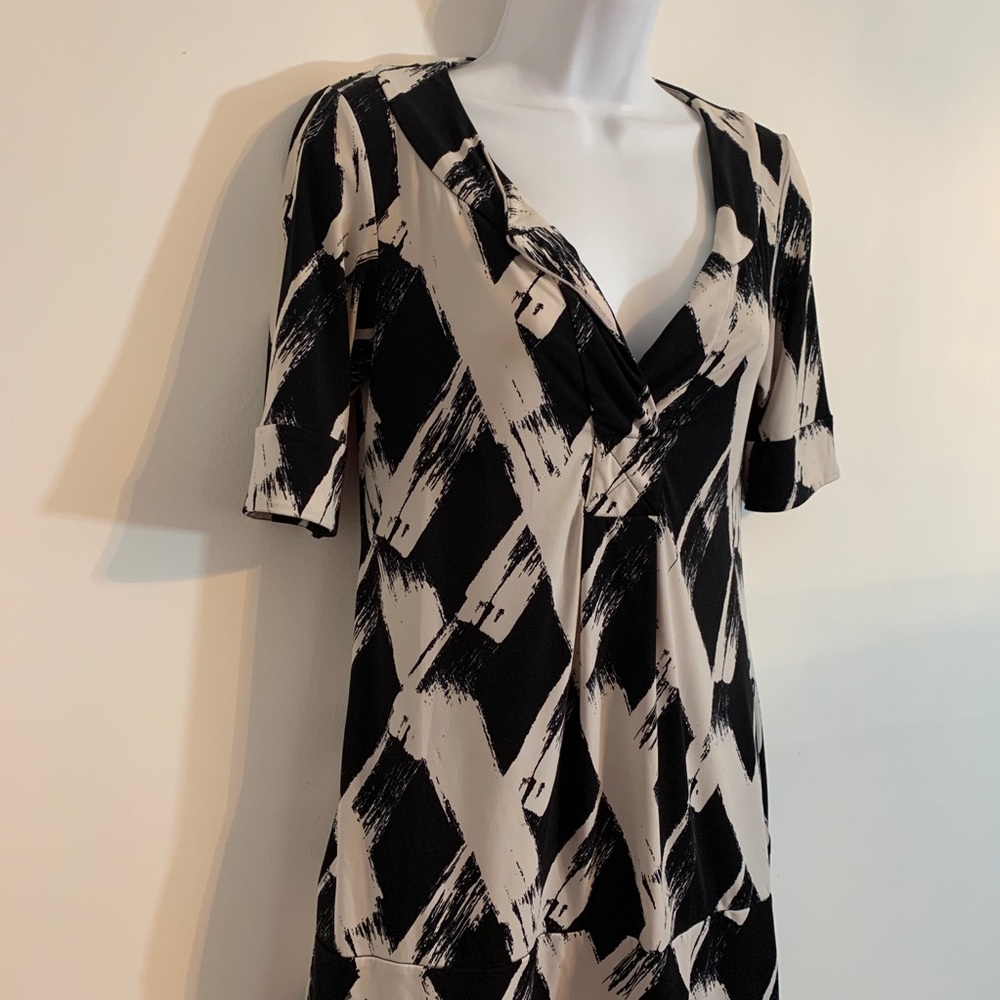 Black and white print top by NY&Co. size small - Picture 2 of 6